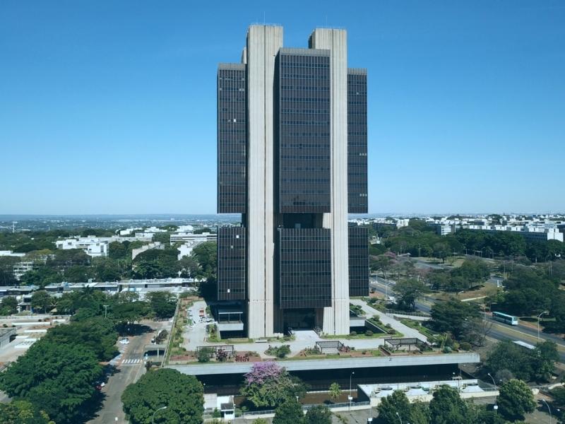 Leia mais sobre o artigo Após mais uma alta, taxa Selic encerrará o ano em 9,25%