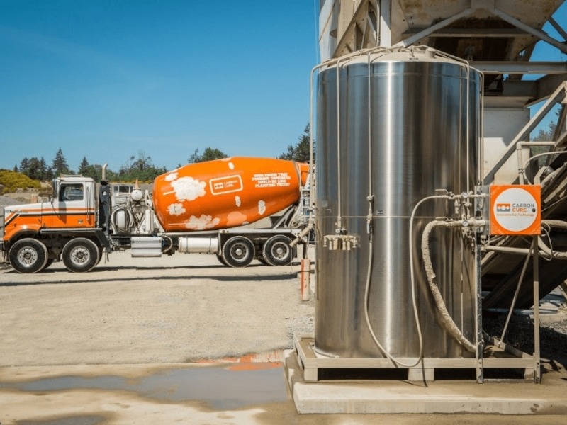 Leia mais sobre o artigo Duas empresas brasileiras já produzem concreto que retira CO2 do meio ambiente