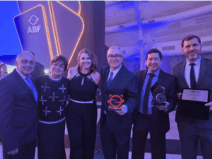Leia mais sobre o artigo Casa do Construtor vence em 1º lugar com projeto social no maior prêmio do franchising nacional