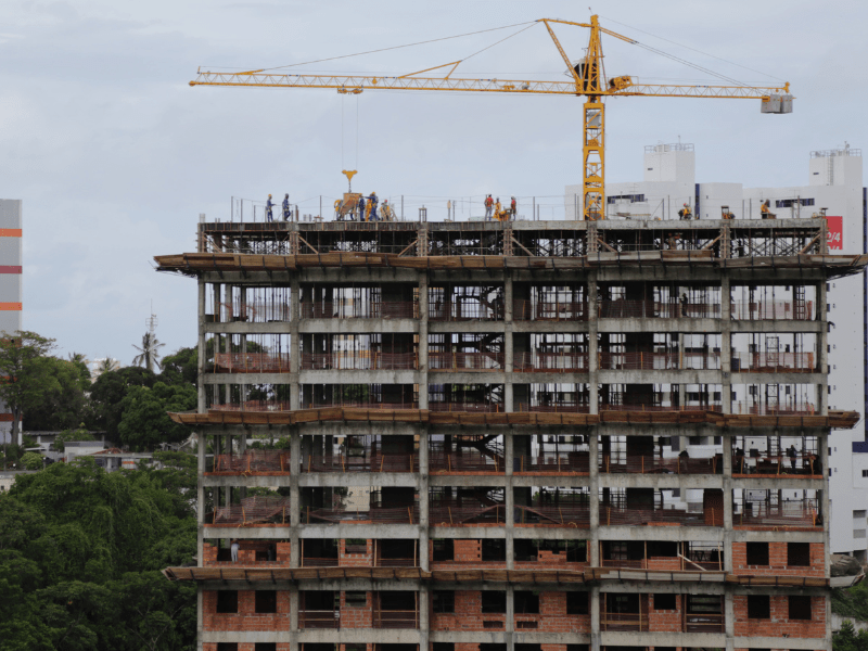 Leia mais sobre o artigo PIB da construção civil cai pelo segundo trimestre consecutivo