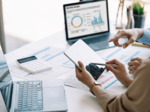 Leia mais sobre o artigo Uso de IA deve crescer entre pequenas empresas até 2026 e transformar marketing e atendimento ao cliente