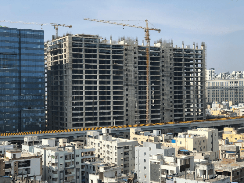 Leia mais sobre o artigo Termômetro ABRAMAT – Indústria de materiais de construção amplia uso da capacidade instalada para 74% em fevereiro e melhora expectativa para março